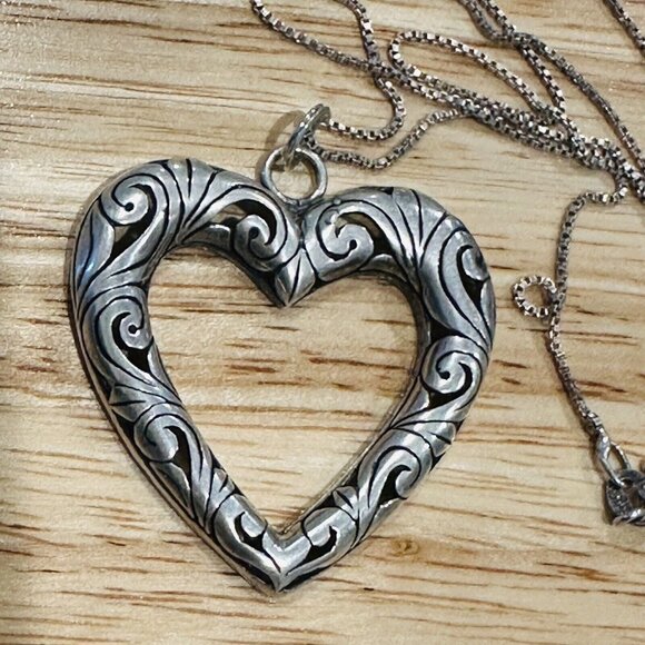 VTG Sterling Silver 17" Necklace Heart Pendant Open Scroll Work Sign Italy 7.8 g - Picture 2 of 10